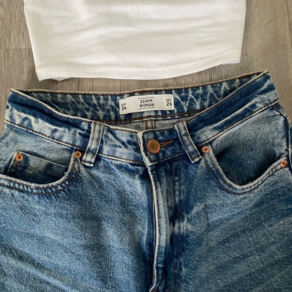 Jeans - Picture 2 of 3